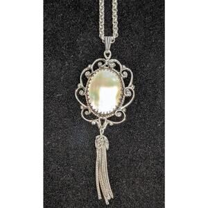 Whiting Davis Vintage Opalescent Pearly Pendant Silver Tone Necklace 21"